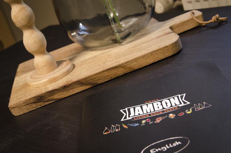 Jambon Hotel Уден Екстериор снимка